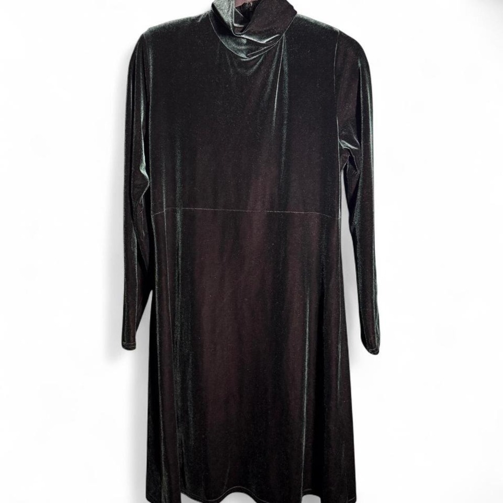 KC Spencer green velvet turtleneck dress with long sleeves and high neck.